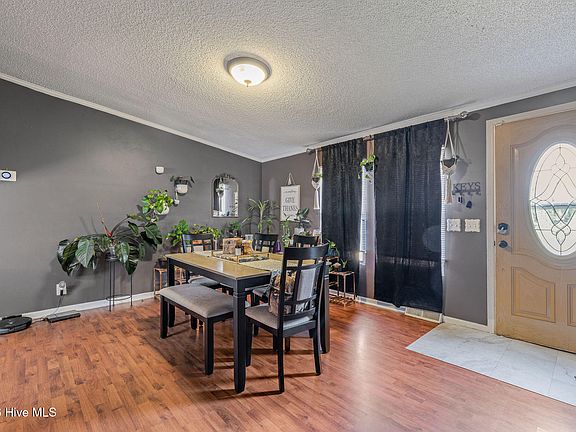 4th image of 111 Knollwood Drive