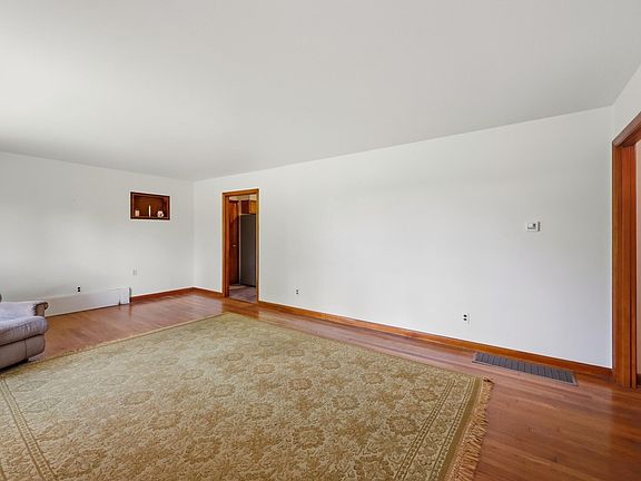 3rd image of 54 Kelley Rd