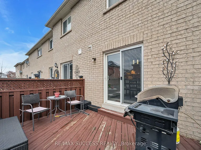 228 Flagstone Way — Photo 35