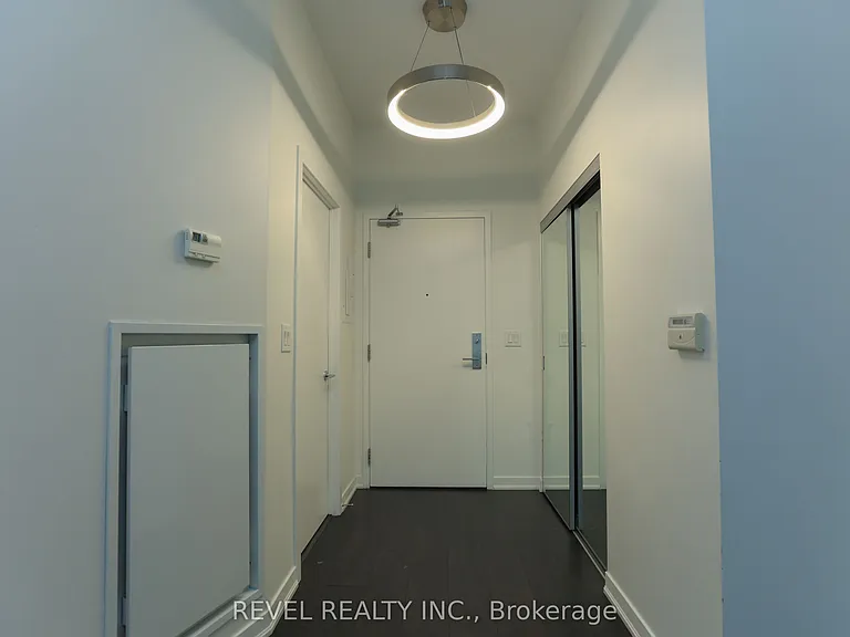 150 E Liberty St #Penthouse 3 — Photo 4