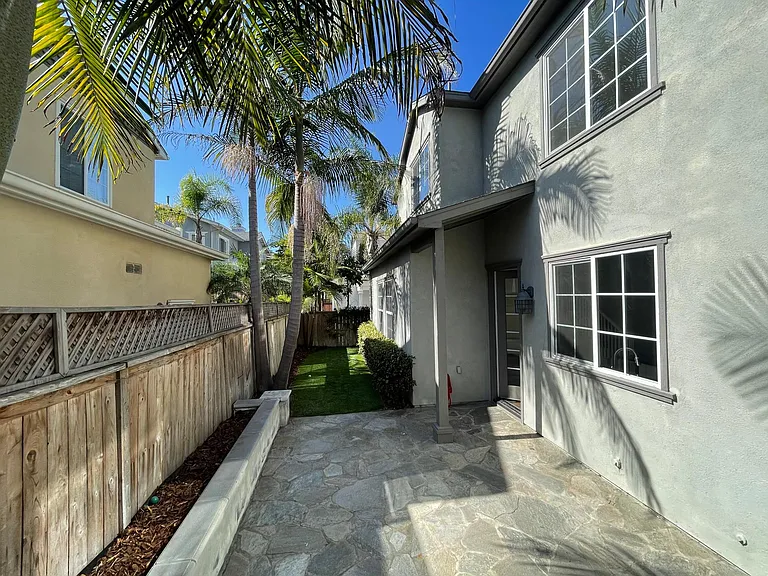 631 Seaward Ave — Photo 7