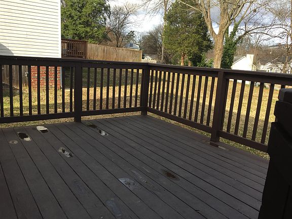 3rd image of 14 Marsailles Ct