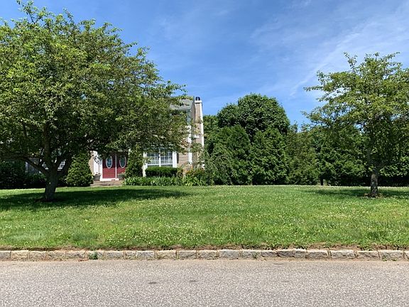2nd image of 130 Baywood Dr