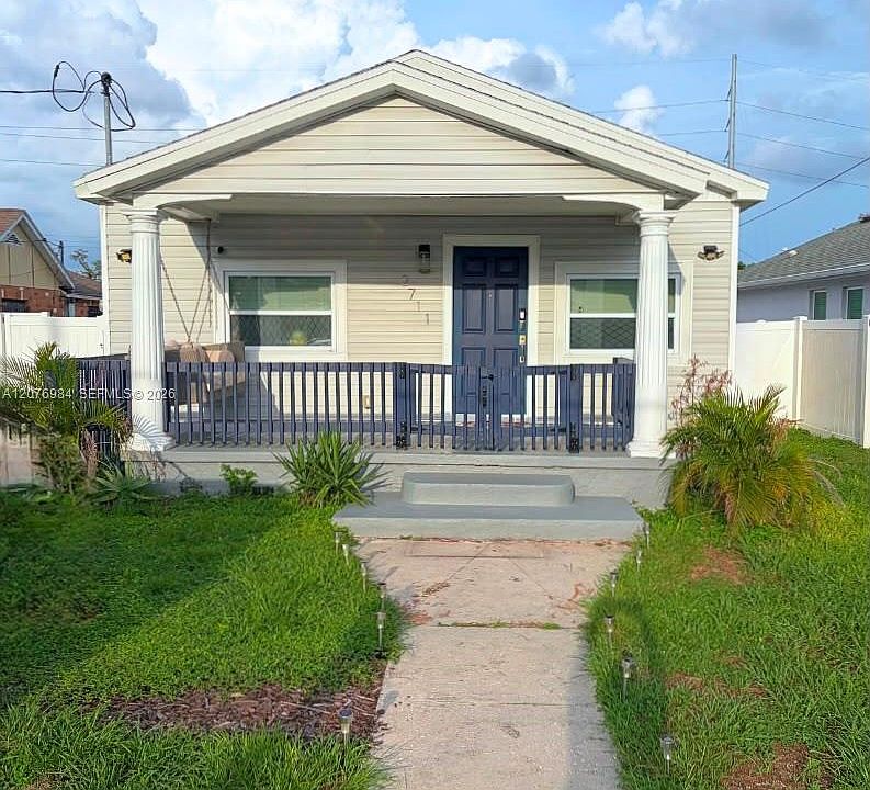 1st image of 2711 N 33rd St