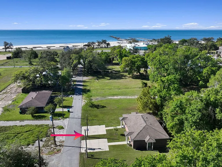233 Palmetto Ln #B — Photo 15