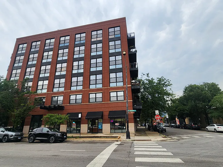 1260 W Washington Blvd #606 — Photo 1