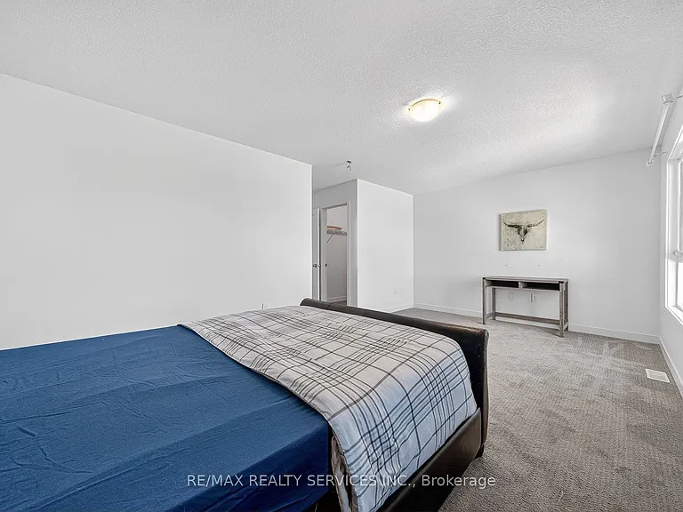 95 Queensbrook Cres — Photo 32