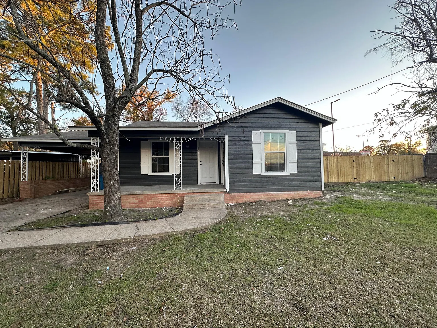 108 White St — Photo 4