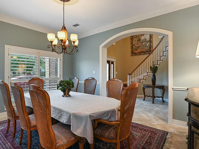215 Tellus St — Photo 10