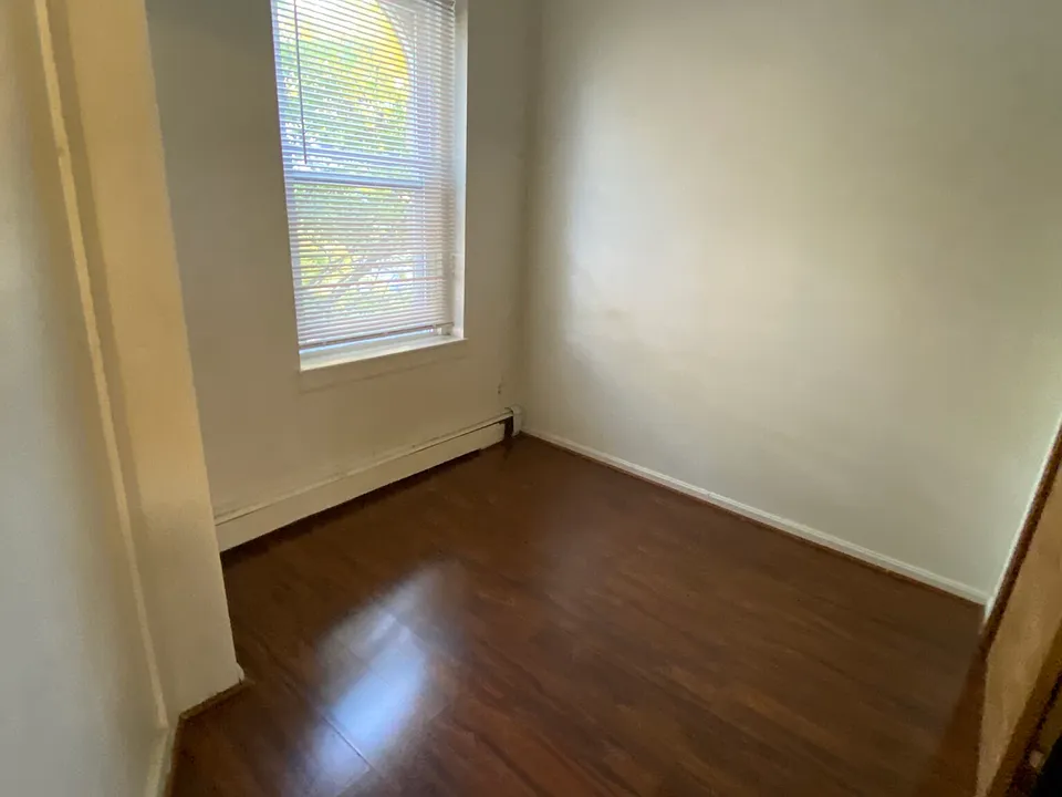 32 Cunard St #3