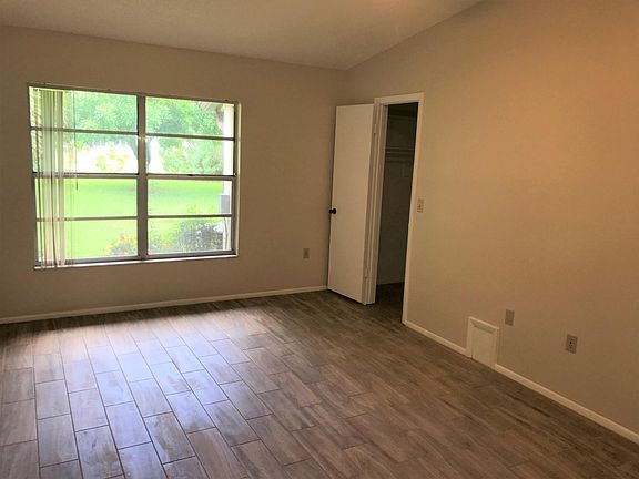 4th image of 3705 34th Avenue Dr W