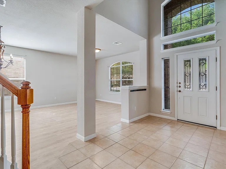 4029 Lake Edge Way — Photo 4