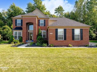 6232 Opal Ln, Grand Blanc, MI 48439