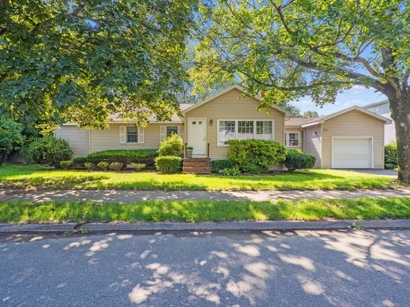 40 Garden St, Danvers, MA 01923