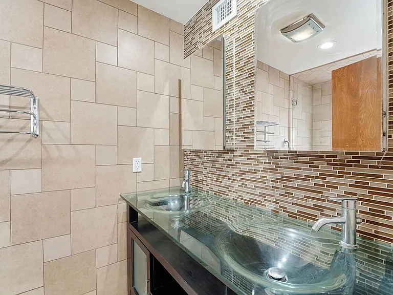 2051 E Hermosa Dr — Photo 43