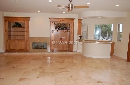 5th image of 16 Bloomfield Hills Dr