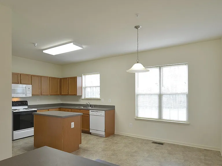 The Pointe at Manorgreen Townhomes — Photo 5