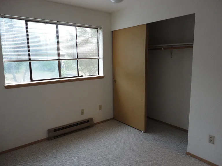 4253 8th Ave NE #401 — Photo 12