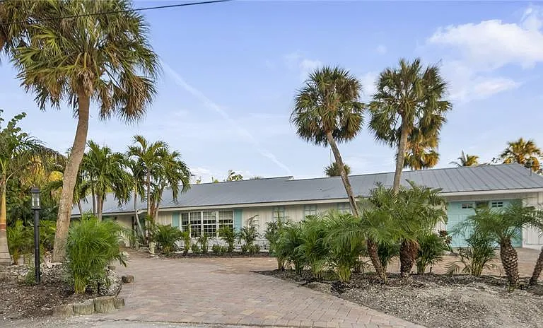 31 Lands End Ln — Photo 7