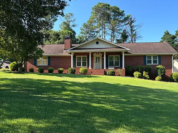 565 Brookwood Dr, Lavonia, GA 30553