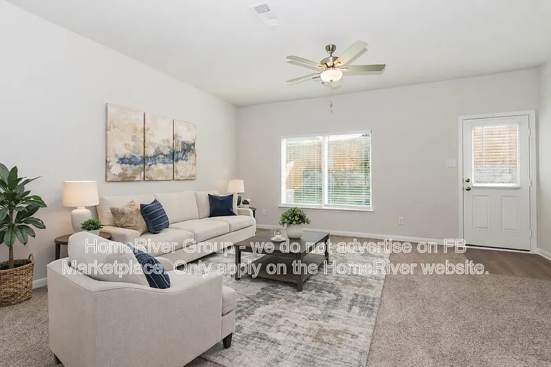 5 bed, 2.5 bath, 2505 sqft, $2,625 — Photo 2