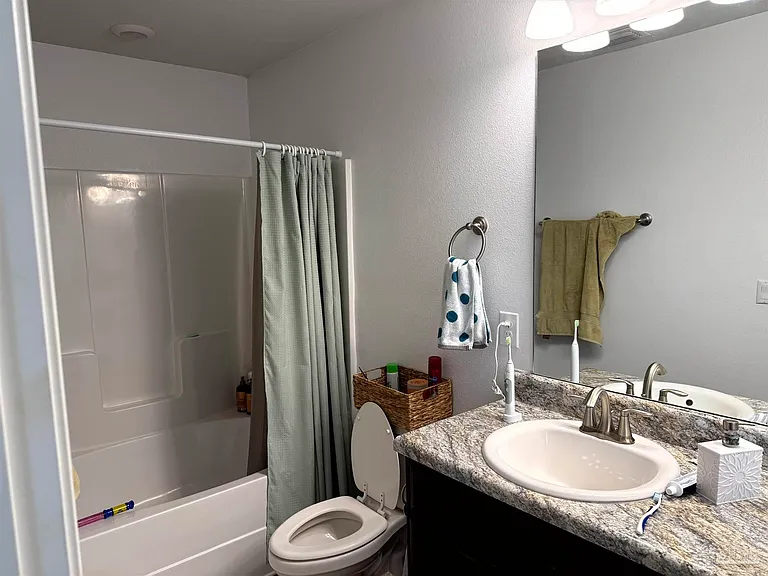 1333 Fairchild St — Photo 8