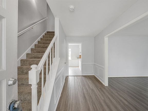 2nd image of 7611 Theisswood Rd