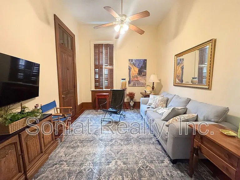 2726 Prytania St #7 — Photo 13