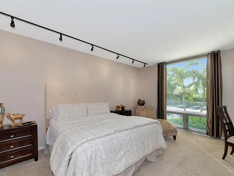 1111 N Gulfstream Ave #1A — Photo 7