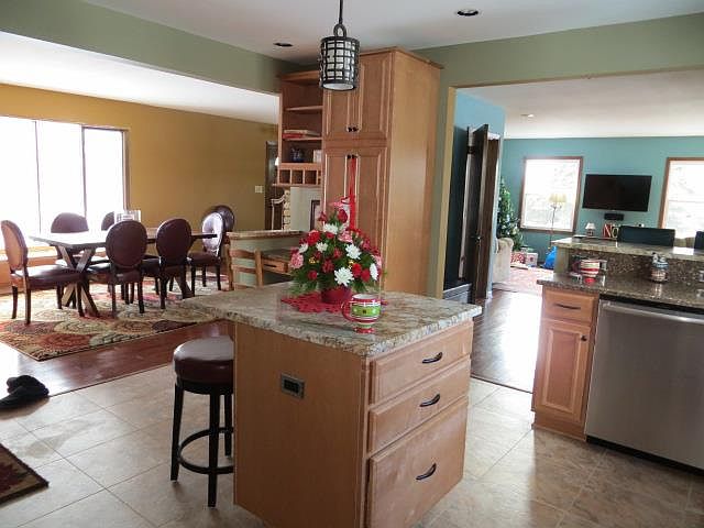 2nd image of 4540 Caroline Dr