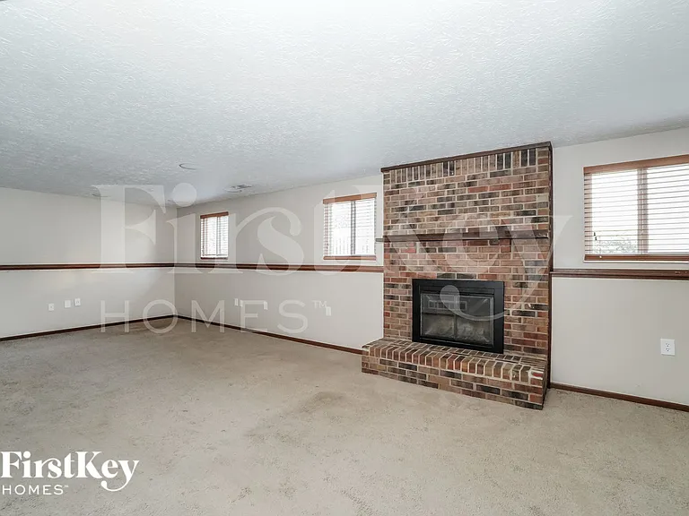 4033 Erin Ln — Photo 10