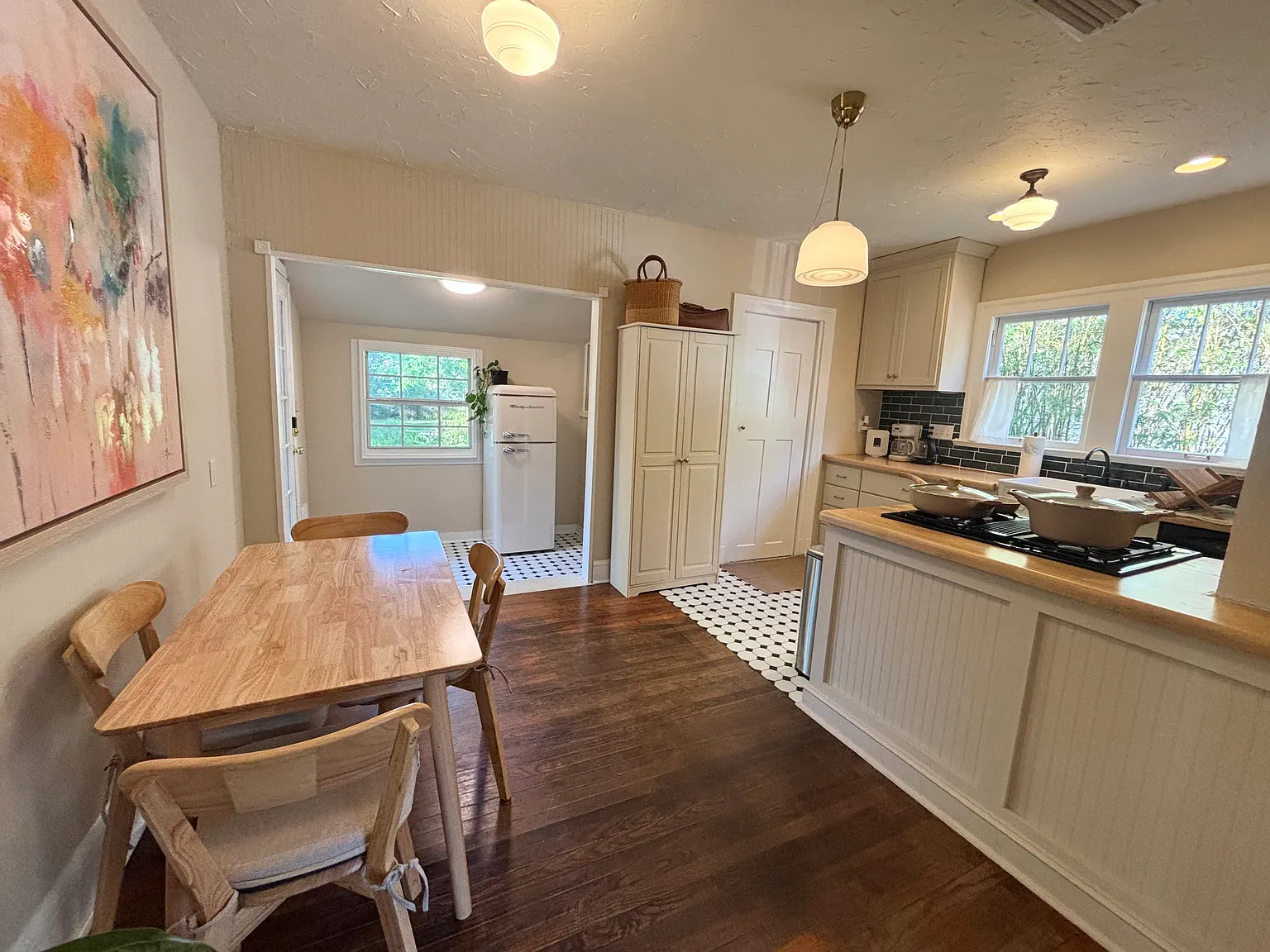 2 bed, 768 sqft, $2,100 — Photo 4