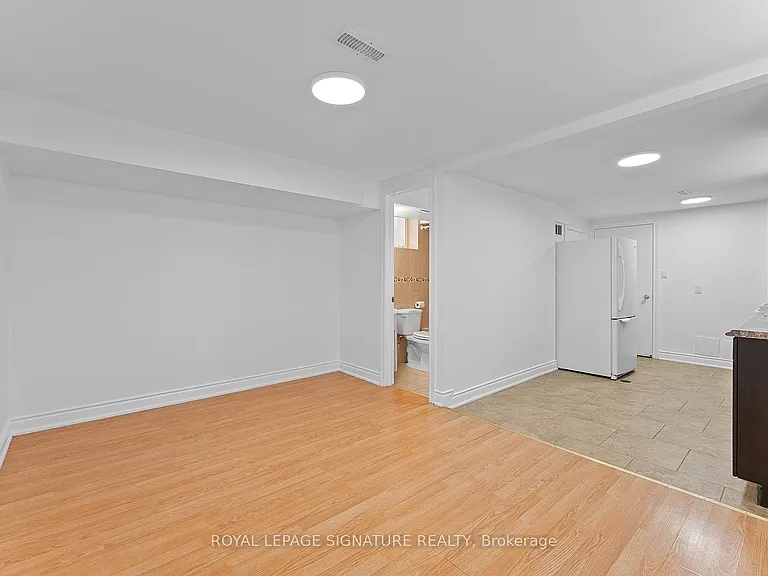 502 Westmount Ave #LOWER — Photo 11