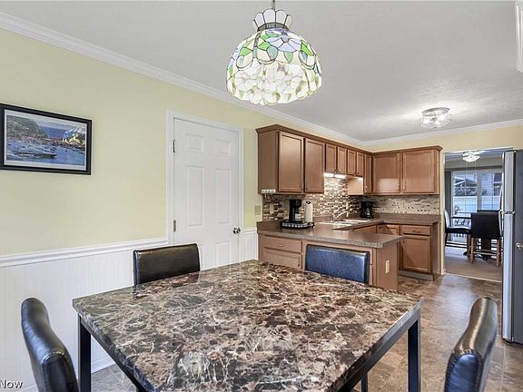 5th image of 16600 Wexford Ln