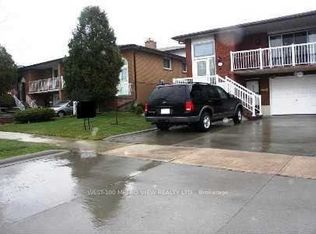 3948 Midhurst Ln, Mississauga, ON L4Z1C7