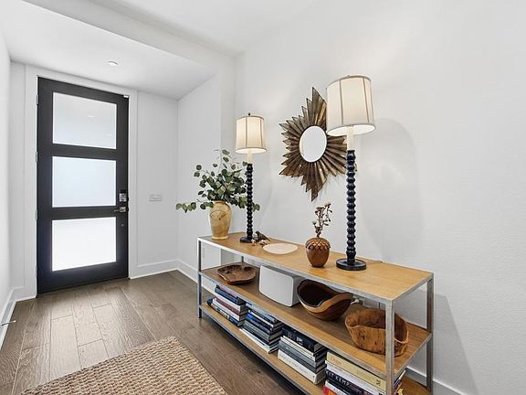 4th image of 4701 Unity Cir