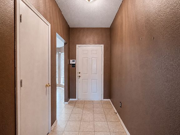 4th image of 1908 Chapman Dr