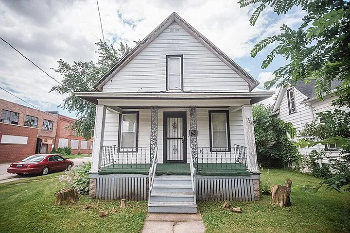 1735 13th Ave photo 1