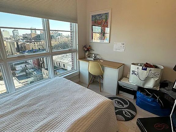 4th image of 967 Kent Ave #5A