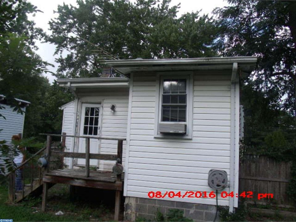 2nd image of 1931 County House Rd