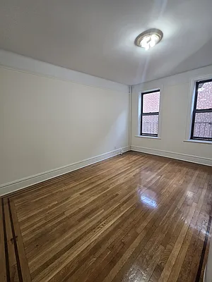 Rented by Aidonis Realty | media 2