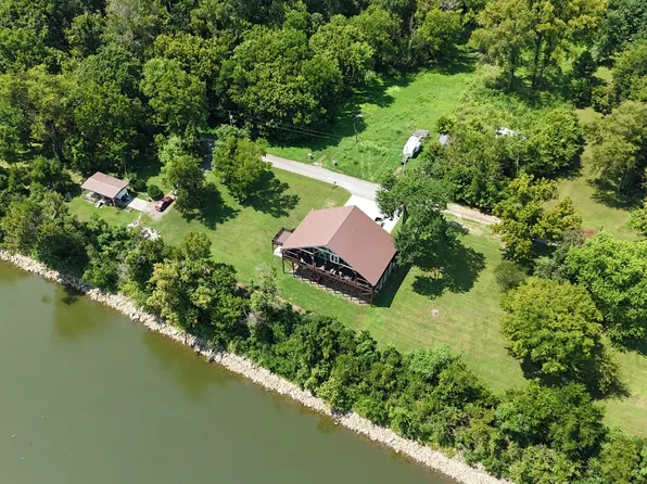 950 Sauger Dr, Charlotte, TN 37036