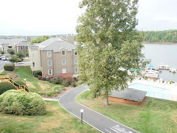 5th image of 9801 Emerald Point Dr Unit 14
