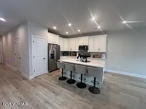 3 bed, 2.5 bath, 1712 sqft, $4,195 — Photo 3