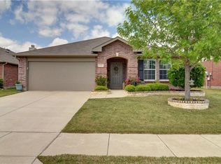 532 Partridge Dr, Aubrey, TX 76227