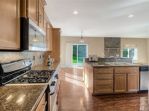 4th image of 20530 98th Avenue Ct E
