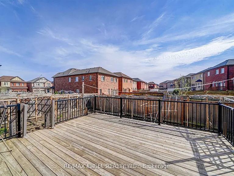 67 Alvin Curling Cres — Photo 38