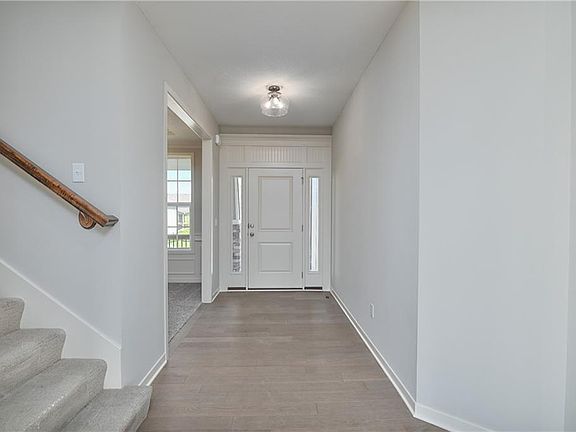5th image of 2695 W Park St