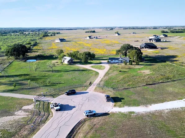 325 & 321 Grassy Way, Elm Mott, TX 76640