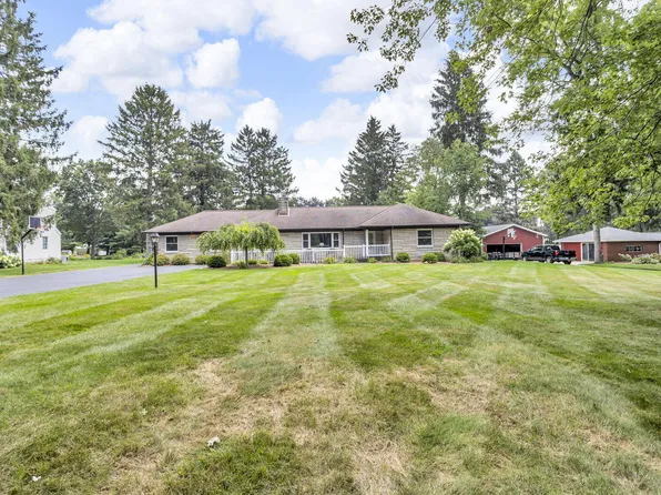 2327 Arbor Hills Rd, Jackson, MI 49201